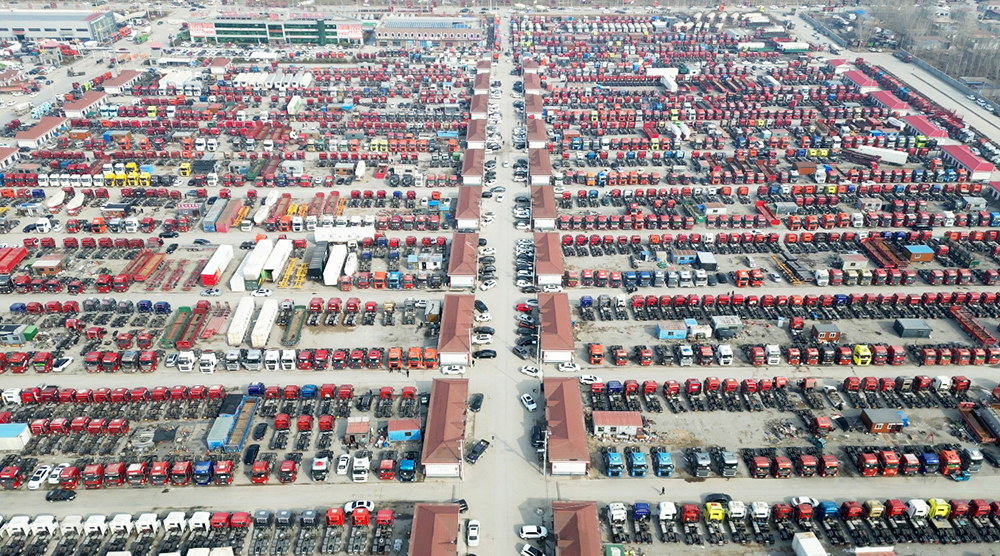 二手牽引車(chē)實(shí)景展示|二手車(chē)市場(chǎng)